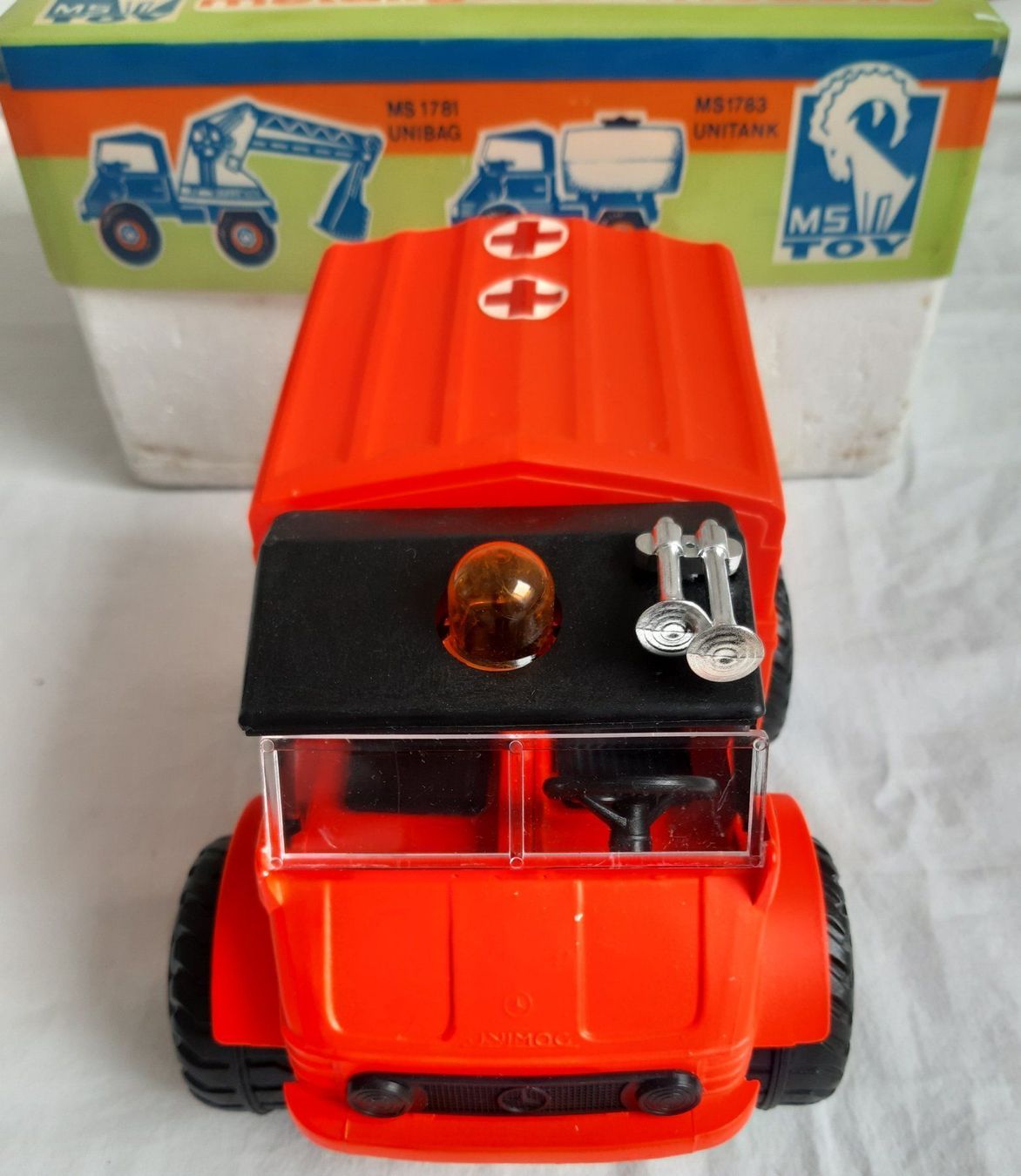 Unimog Modellini d'auto: UNIMOG Ambulanz M. Seidel DDR – Usato da Schenkon venduto da Elbarto007 2