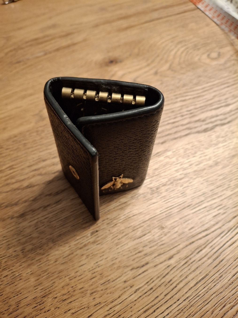 Gucci Portachiavi: Gucci Bee Key Holder Black Leather – Usato da Colombier NE venduto da nur_9kj9 1