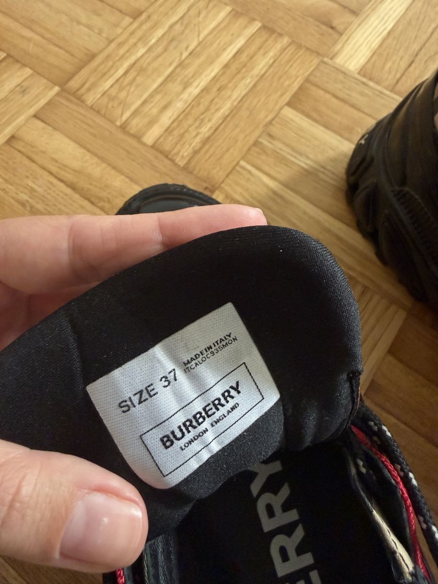 Burberry Chaussures femmes: Burberry,37 – D'occasion à Schaffhausen par Nadiuna 3