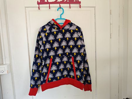 Hoodie von Maxomorra, passt bei 140/146 