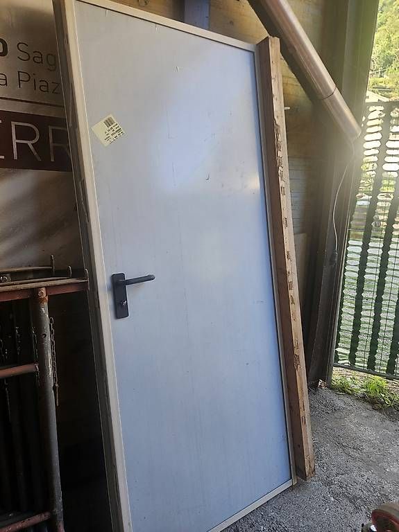 Porte: VENDO PORTA – Usato da Castione venduto da dom_8hjy