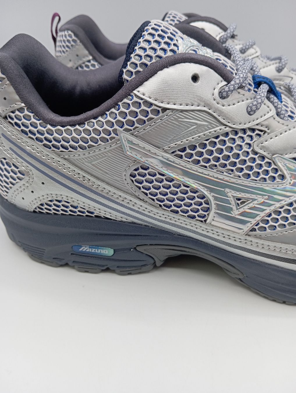 Mizuno Herrenschuhe: Mizuno MXR (EU40) – Neu und originalverpackt aus Schaffhausen von outlez 1