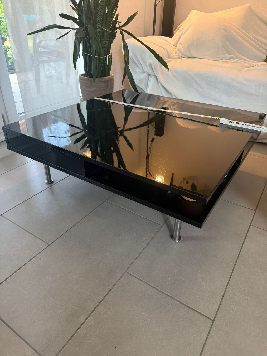 Tavoli: Ikea Couchtisch schwarz mit Schubladen – Usato da Muri AG venduto da burki_96