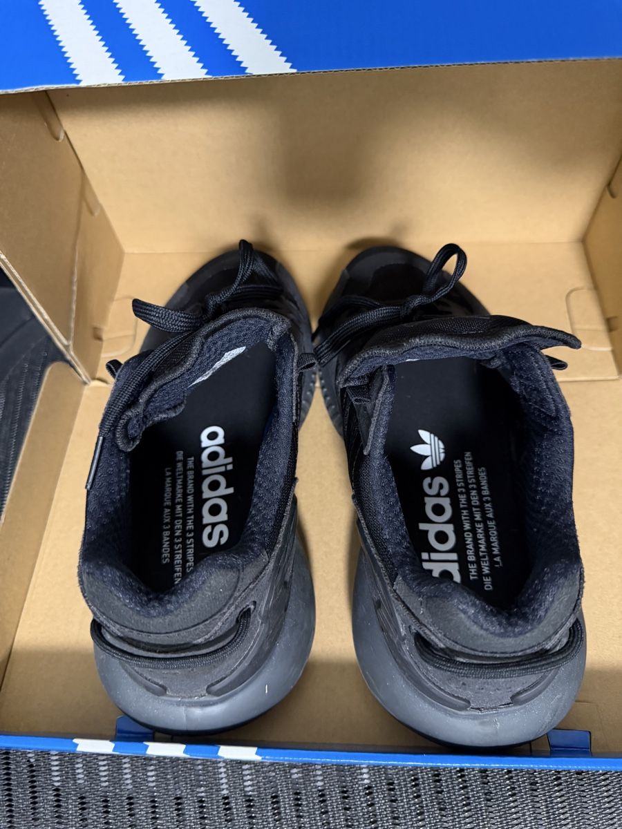 Scarpe da uomo: Adidas Grösse 37 1/3 Schwarz – Usato da Thun venduto da cmfr84 1
