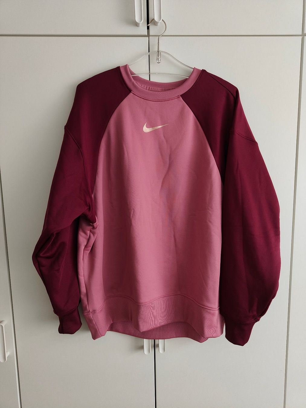 Nike Pullover & Sweatshirts: Nike Dri-Fit Sweatshirt - Grösse M – Neu und originalverpackt aus Rickenbach b. Wil von Beautiful.Things