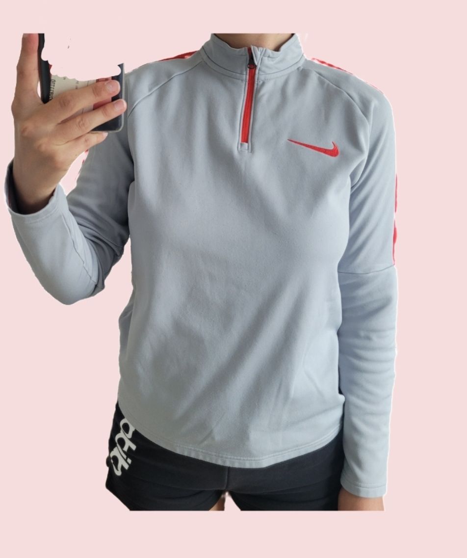 Nike Pulls & Sweat-shirts: NIKE Pull gris avec zip rouge taille S – Neuf (Voir description) à Genève par Tanaa_12