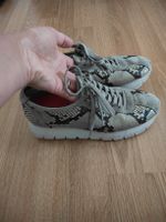 Baskets femme motif serpent et daim T39 parfaites pour l'été