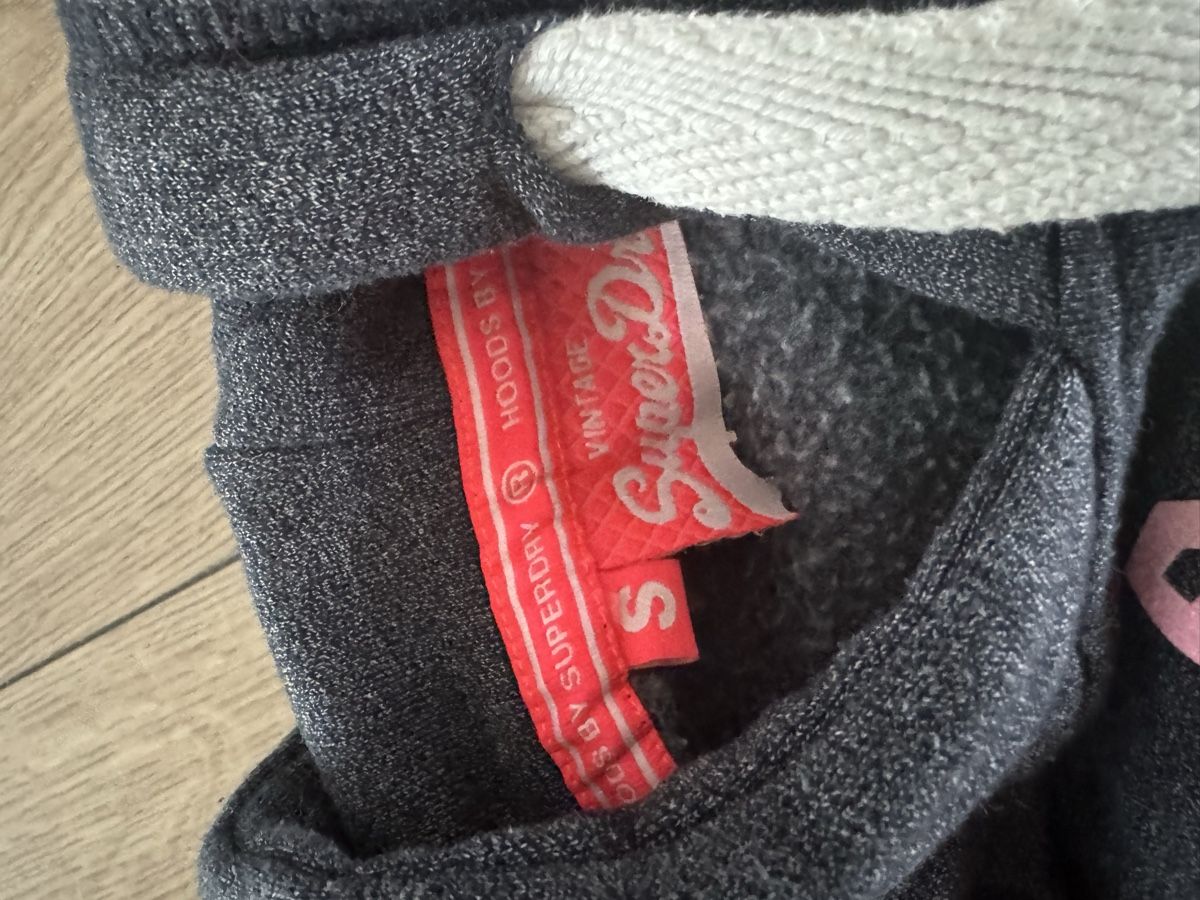 Superdry Pullover & Sweatshirts: Kapuzenpullover Superdry Grösse S – Gebraucht aus Zufikon von joelle111 1