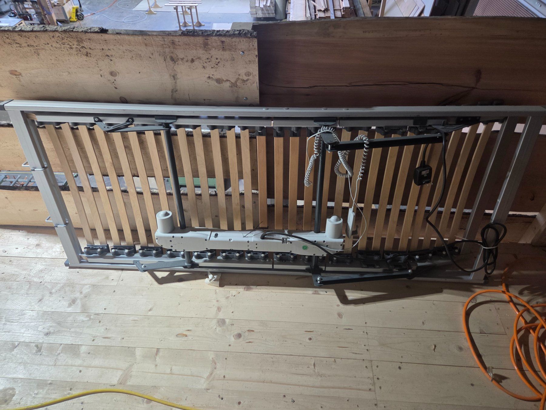 Reti a doghe: Sommier électrique avec moteur LINAK – Usato da Aigle venduto da Kel-Menuiserie