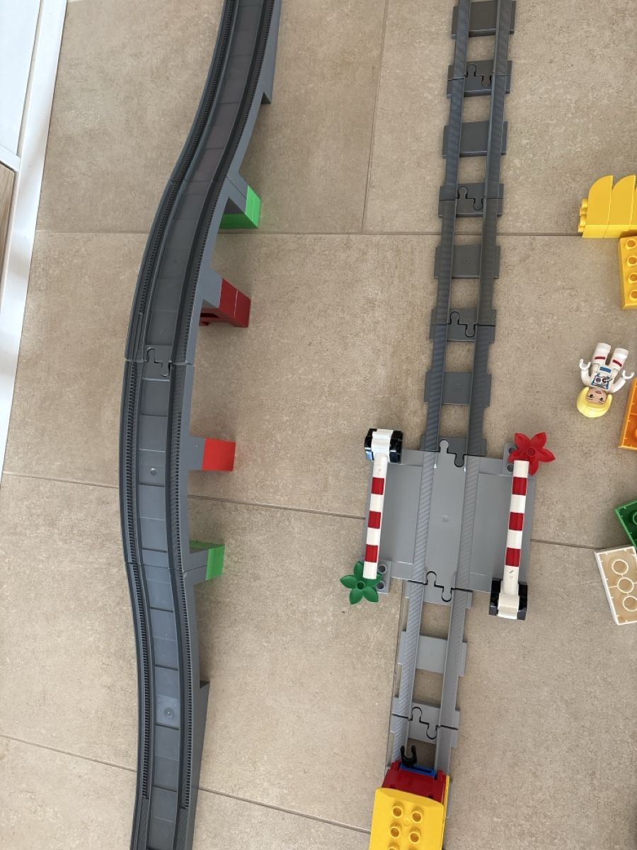 Lego Baukästen: Train Duplo intelligent + rails (Couleurs & Bluetooth) – Gebraucht aus Lausanne von pabernard 7