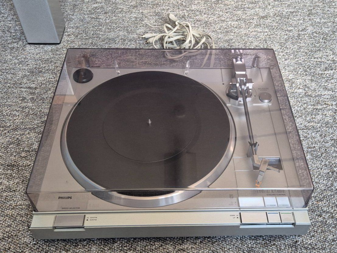 Philips Tourne-disques: Philips Plattenspieler F7230 – D'occasion à Stein am Rhein par Abby2009