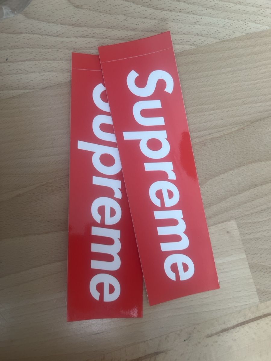 Supreme Copricapi, berretti & cappellini: Supreme Mütze, Sticker und Tasche  – Nuovo (secondo la descrizione) da Küssnacht am Rigi venduto da ChribuE71 3