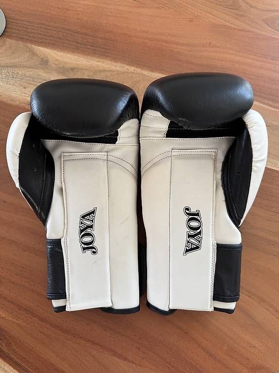 Guanti & manicotti: JOYA Boxhandschuhe 10 oz Leder schwarz gebraucht – Usato da Wetzikon ZH venduto da lis_5fjc 3