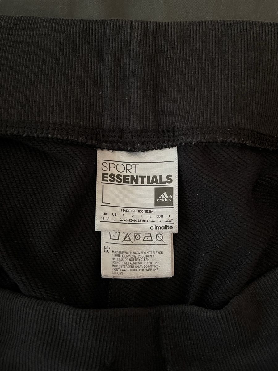 Adidas Pantalons: Trainingshose Adidas schwarz L – D'occasion à Worb par KW96 3