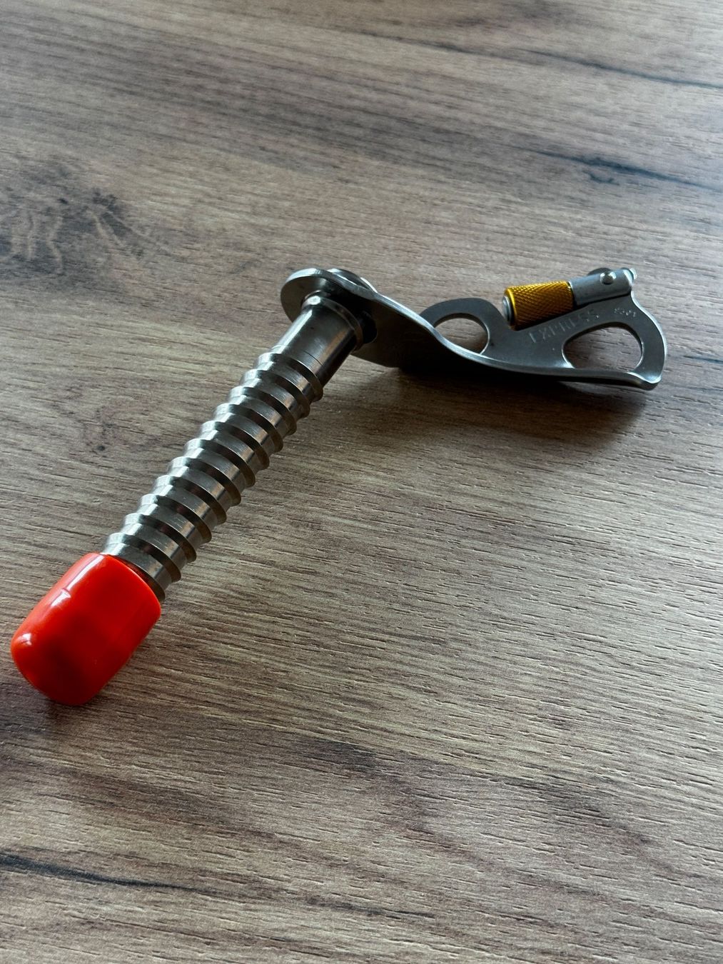 Attrezzatura da arrampicata: Petzl Express Eisschraube 10cm, gebraucht – Usato da Neuhausen am Rheinfall venduto da kevbal 1