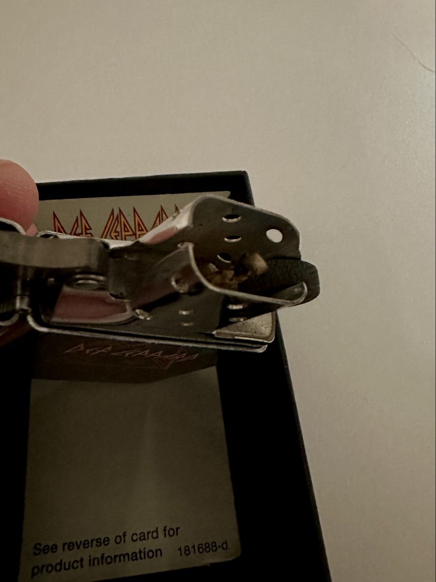 Zippo Feuerzeuge: Zippo - Def Leppard – Neu (gemäss Beschreibung) aus Greifensee von madskull86 1