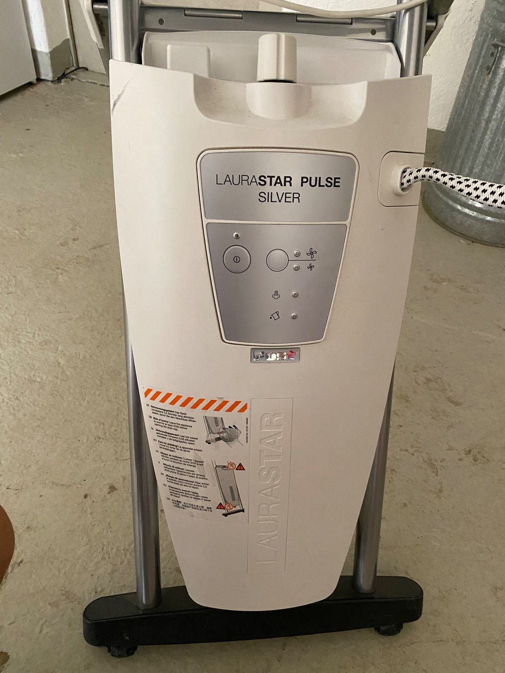 Laurastar Bügeleisen: LauraStar Pulse Silver Bügelsystem gebraucht – Gebraucht aus Baden von dal_r5zm 2