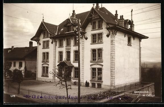 Cartoline postali: AK Grandcour, Le Collège – Usato da Berlin venduto da bartko-reher