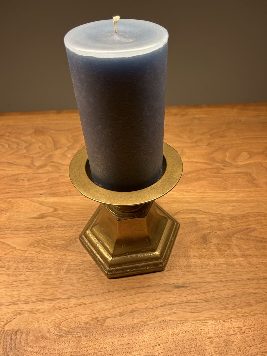 Bougeoirs: Kerzenständer Messing mit blauer Kerze – D'occasion à Kreuzlingen par Pix66 4