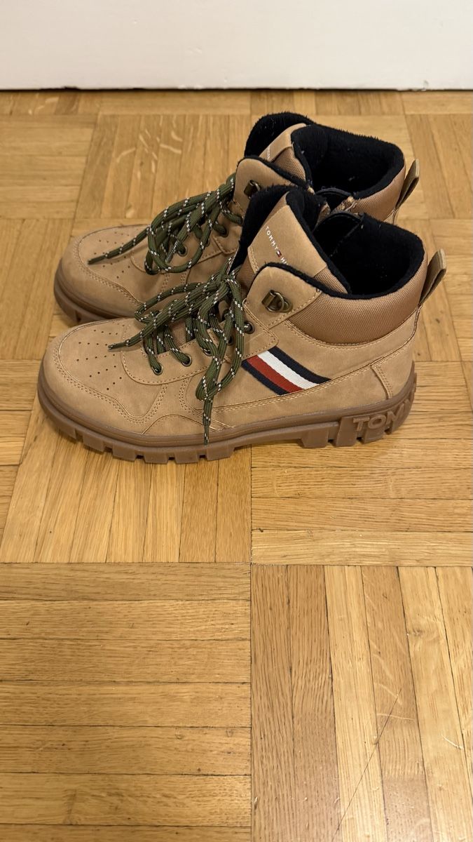 Tommy Hilfiger Scarpe per ragazzi: Kinderschuhe Tomy Hilfiger 36 nummer – Usato da BASEL venduto da NELLA26 1