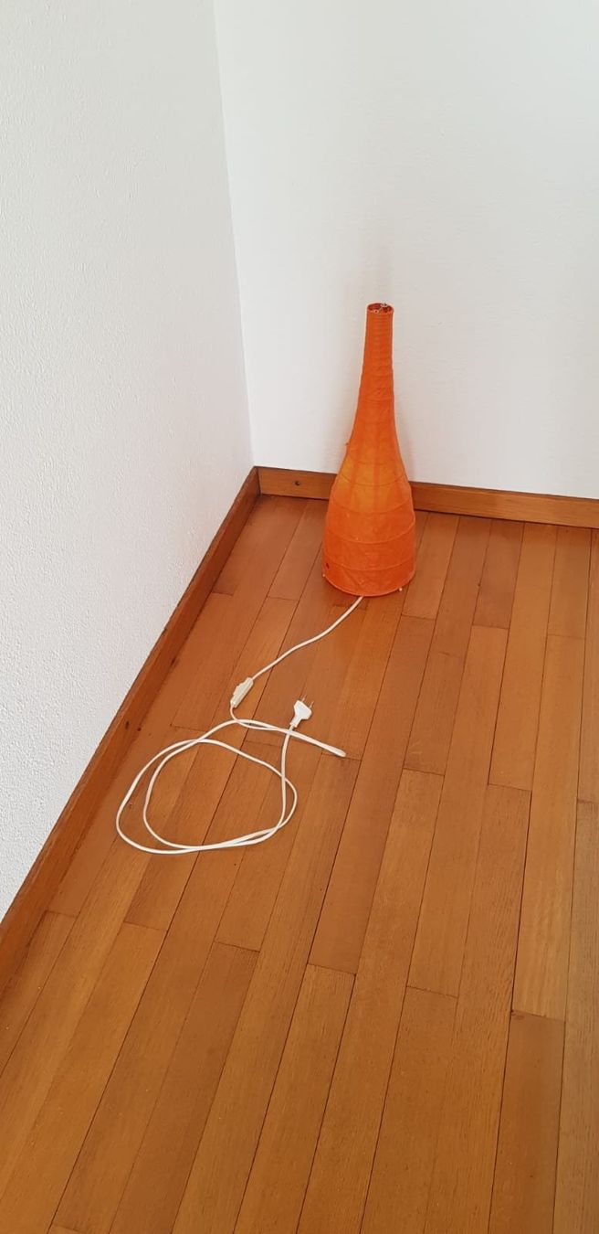 Lampen: Lampe / Stubenlampe orange mit Kabel und Schalter – Gebraucht aus Unterägeri von Chartbreaker 1