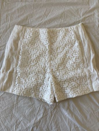 Elegante Zara Spitzenshorts Grösse S nie getragen