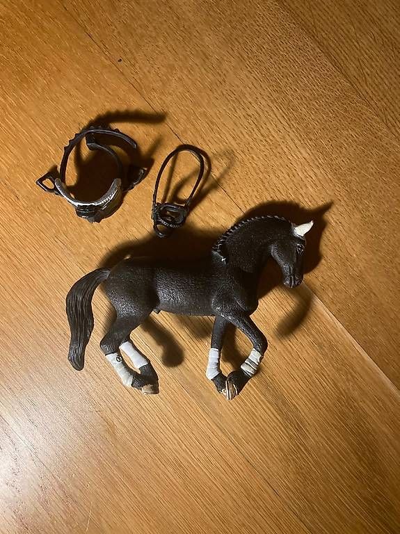 Figuren: Schleich hübsches Turnierpferd – Gebraucht aus Köniz von corinnevo 4