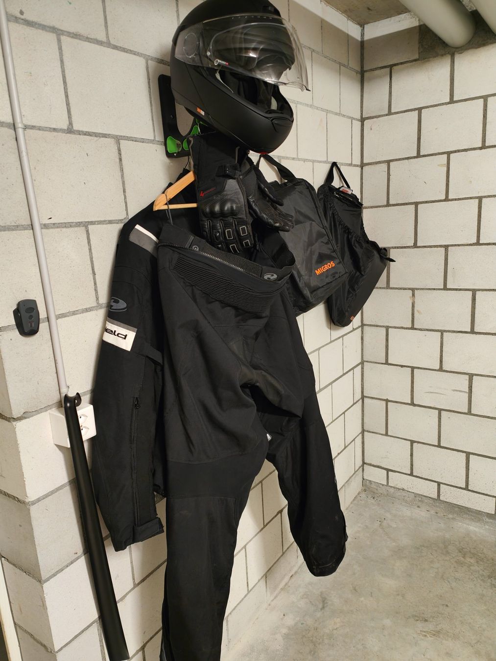 Supporti a parete: Motorradhelm Halterung – Nuovo (secondo la descrizione) da Lanzenhäusern venduto da AmmannCustoms 2