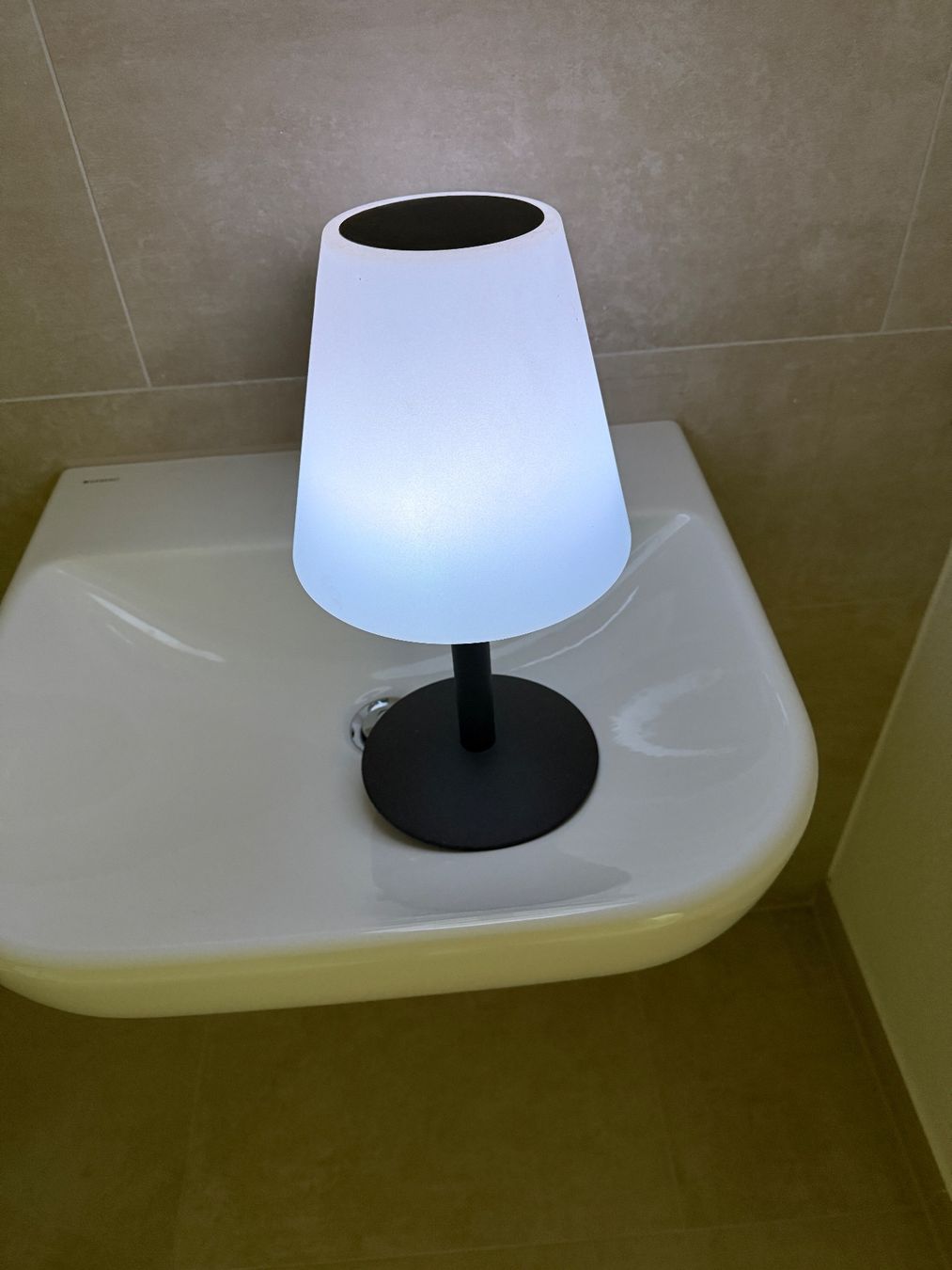 Lampade: 2 Farbige Solar LED Outdoorlampen – Usato da Zollikofen venduto da fre_nq97 4