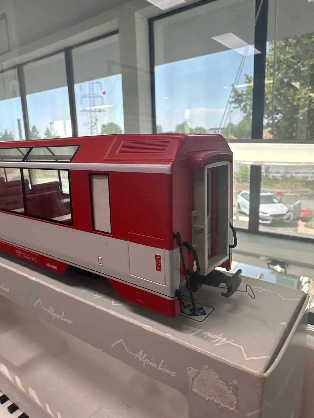 Roco Modellini di ferrovie: Roco Lenz Alpine Line spur Om Panorama- Wagen – Usato da Steinhausen venduto da Murano8 2