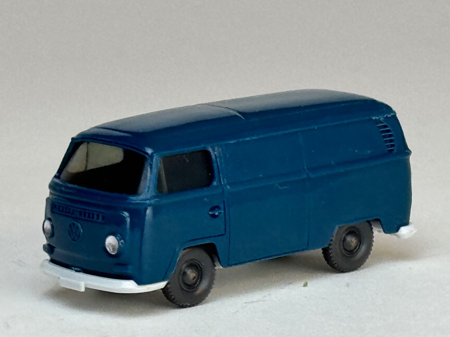 Wiking Modellini d'auto: Wiking VW T2 Kasten ozeanblau – Usato da Elm venduto da Wikmtz 1