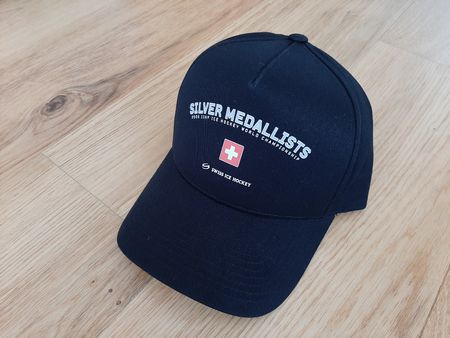 Kappe / Cap Silber Medaille IIHF WM 2025 (Schweiz - SIHF)