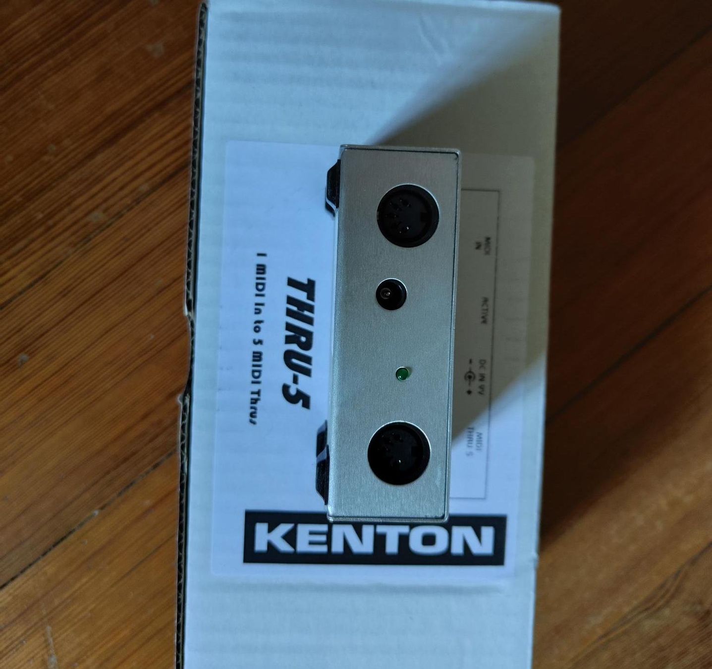 Strumenti musicali: Kenton THRU-5 MIDI Thru box – Nuovo e nell'imballaggio originale da Zürich venduto da leandra.tmn 2