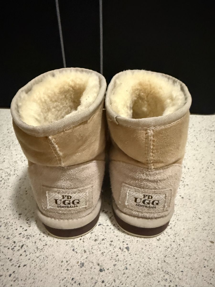 Ugg Scarpe da uomo: Ugg Boots – Nuovo (secondo la descrizione) da Zürich venduto da ChickenNuget 1