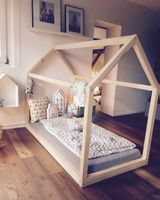Kinderbett / Babybett / Hausbett / mit viel Zubehör