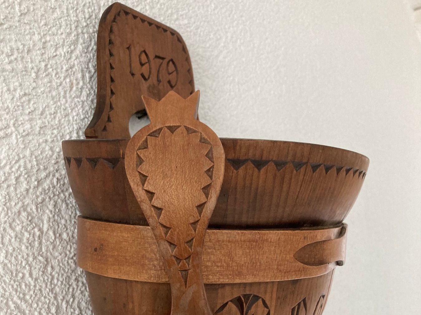 Tutte le decorazioni: Melchterli mit Schnitzerei mit Löffel Gebraucht – Usato da Steffisburg venduto da pet_2d5t 6