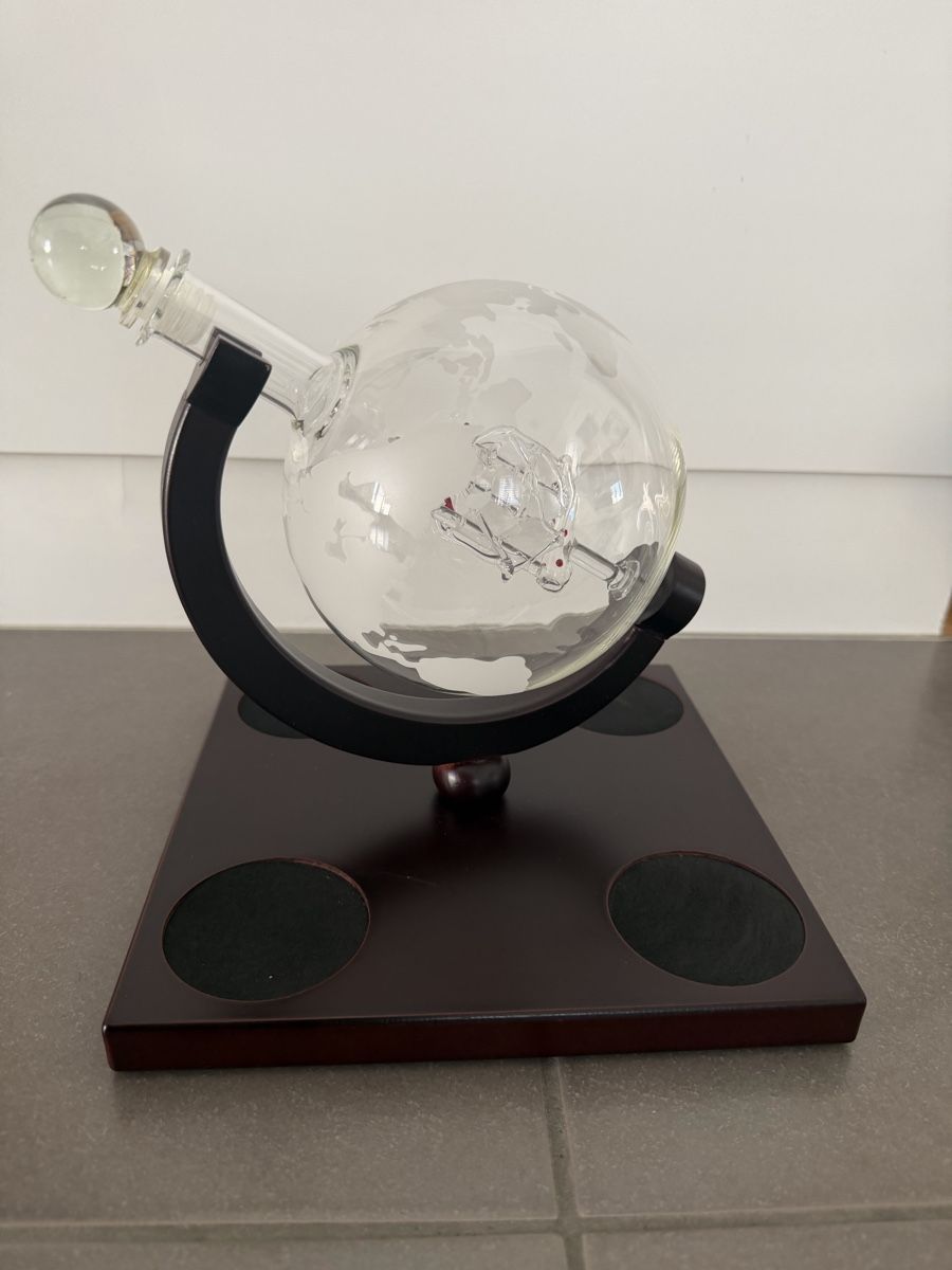 Karaffen: Carafe mappemonde  – Neu (gemäss Beschreibung) aus Vevey von Matx 2