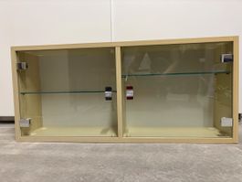 Vitrine hell Holzoptik mit Glastüren zwei Fächer