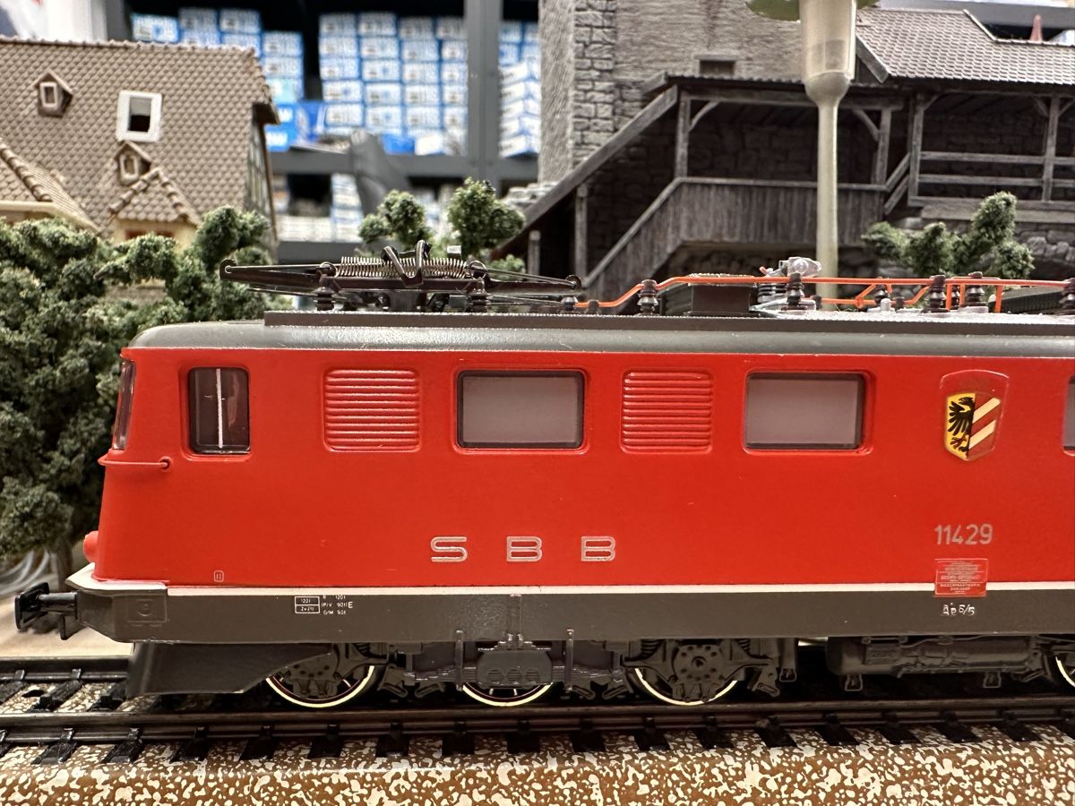 Märklin Modelleisenbahnen: Märklin 3332 SBB Ae 6/6 Altdorf – Gebraucht aus Lupsingen von New-Haven 1