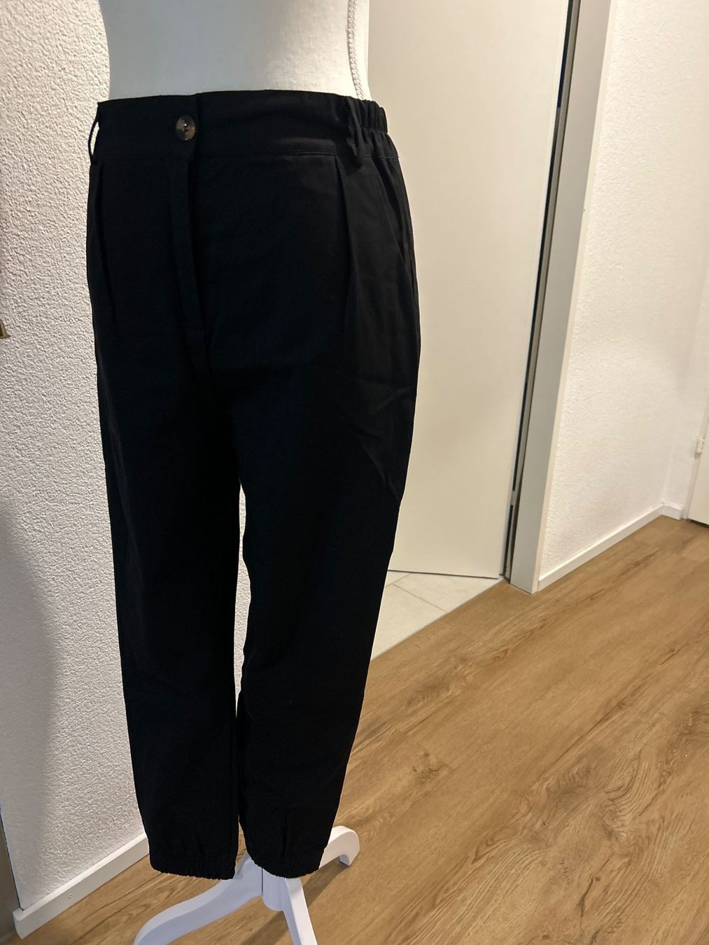 Pantalons: Freizeithose schwarz Gr. S – Neuf (Voir description) à Brunnen par Nala2929 5