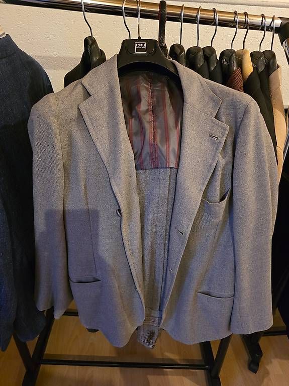 Giacche: Kiton Veston – Usato da Hausen AG venduto da MM_FM 1