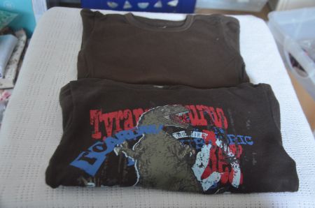 TAILLE 98-104 - 2 STUCK SWEATSHIRT