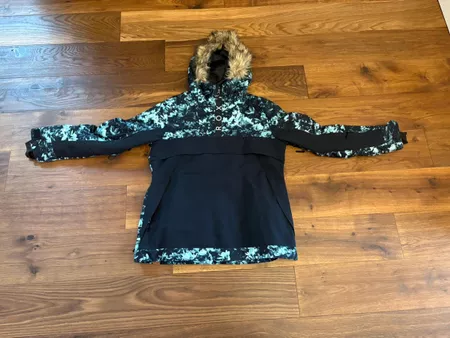 Roxy Skijacke Damen Anorak schwarz gemustert guter Zustand