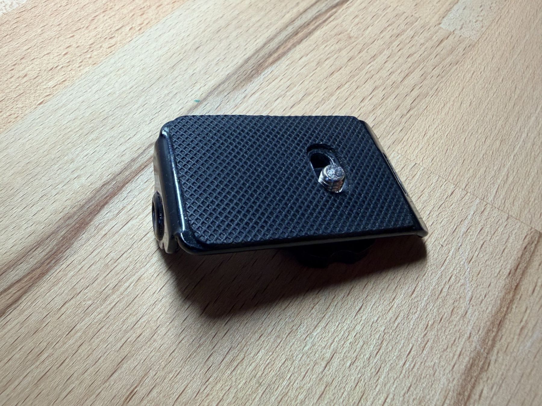 Kamera: Plateau attache sangle rapide & trépied pas de vis 1/4" – Gebraucht aus Collombey von mbk1870