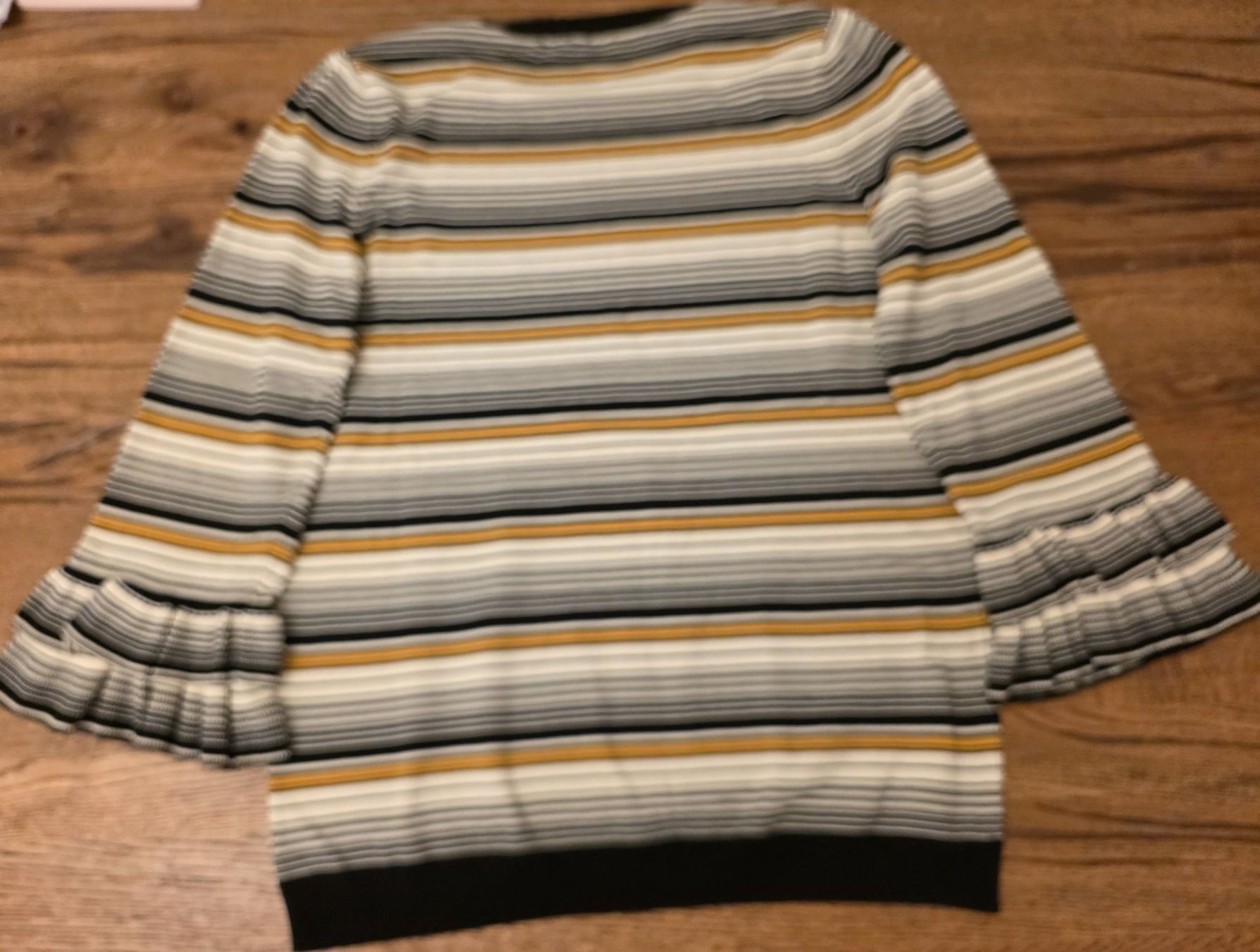 Pullover & Sweatshirts: Besonders Damen Pullover gelb-schwarz gestreift, Neu – Neu (gemäss Beschreibung) aus Basel von sci_67ms 1