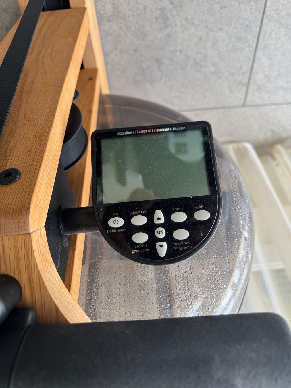 WaterRower Vélos d'appartement: Rudertrainer WaterRower Eichenholz – D'occasion à Ostermundigen par Malediva 3