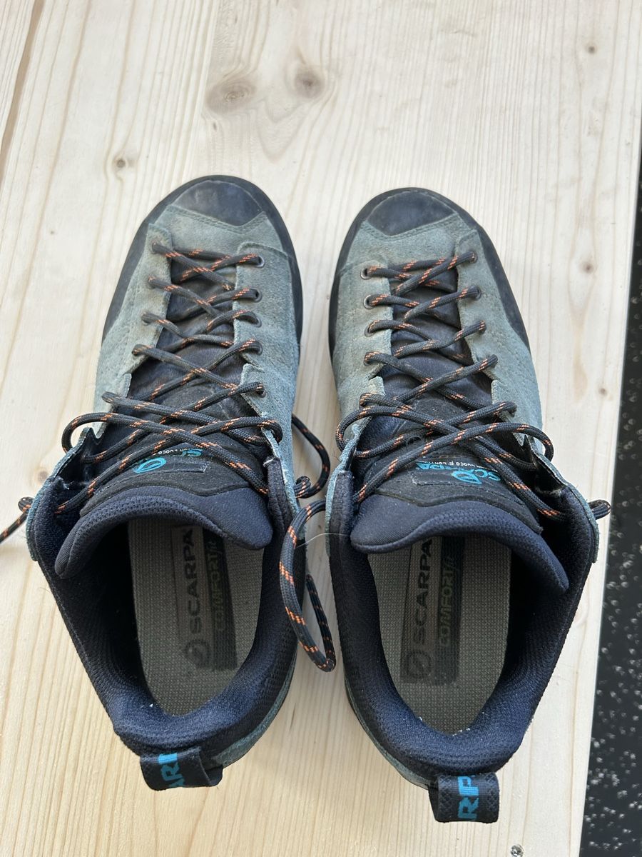Scarpa Scarpe da uomo: Scarpa zodiac 41 – Usato da Biasca venduto da Tomathiss 1