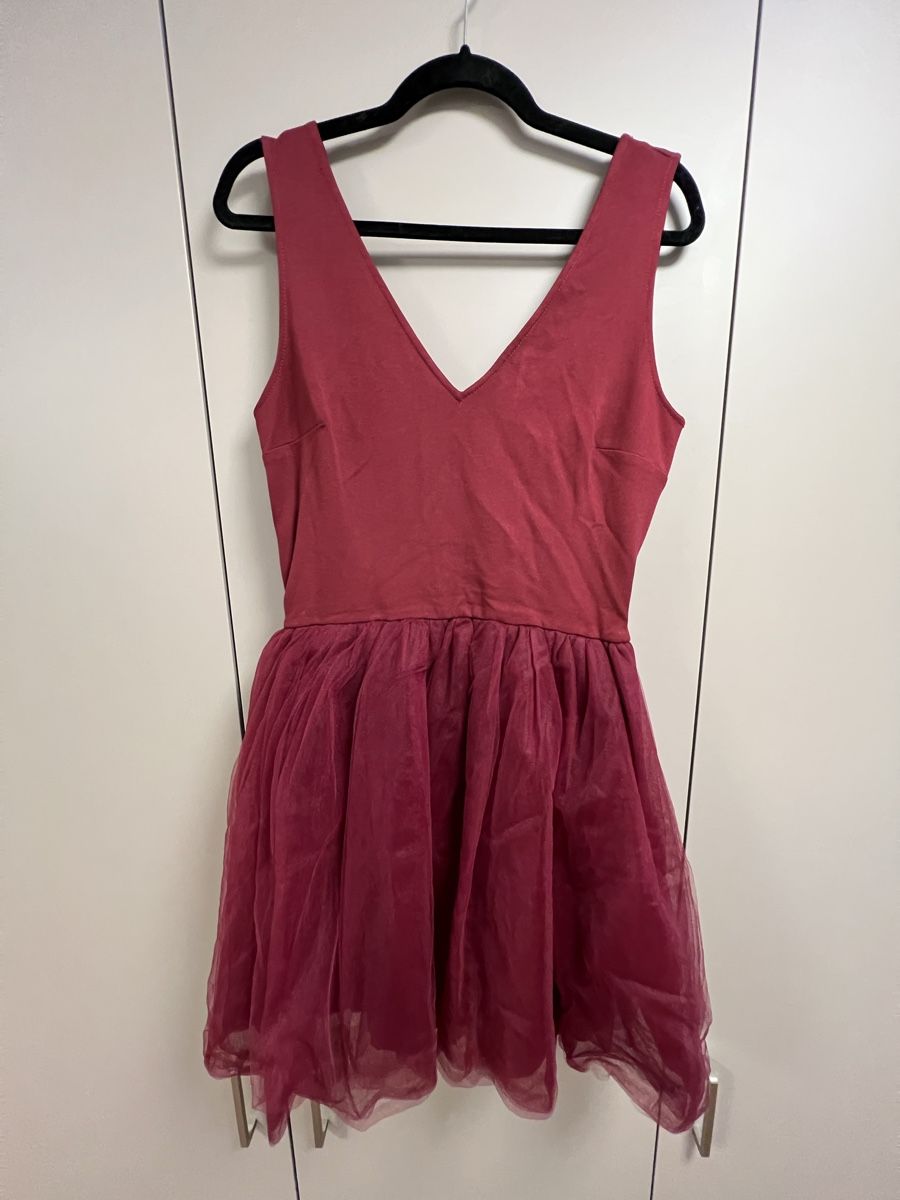 Nafnaf Kleider: Dark red Naf Naf dress – Gebraucht aus Prangins von ale_f88f