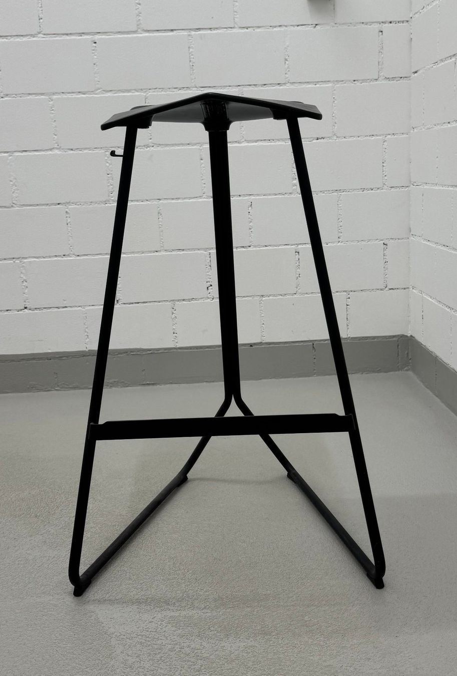 Classicon Sgabelli: ClassiCon Triton Bar Stool – Barstuhl – Usato da Würenlos venduto da Herr_Marktschreier 3