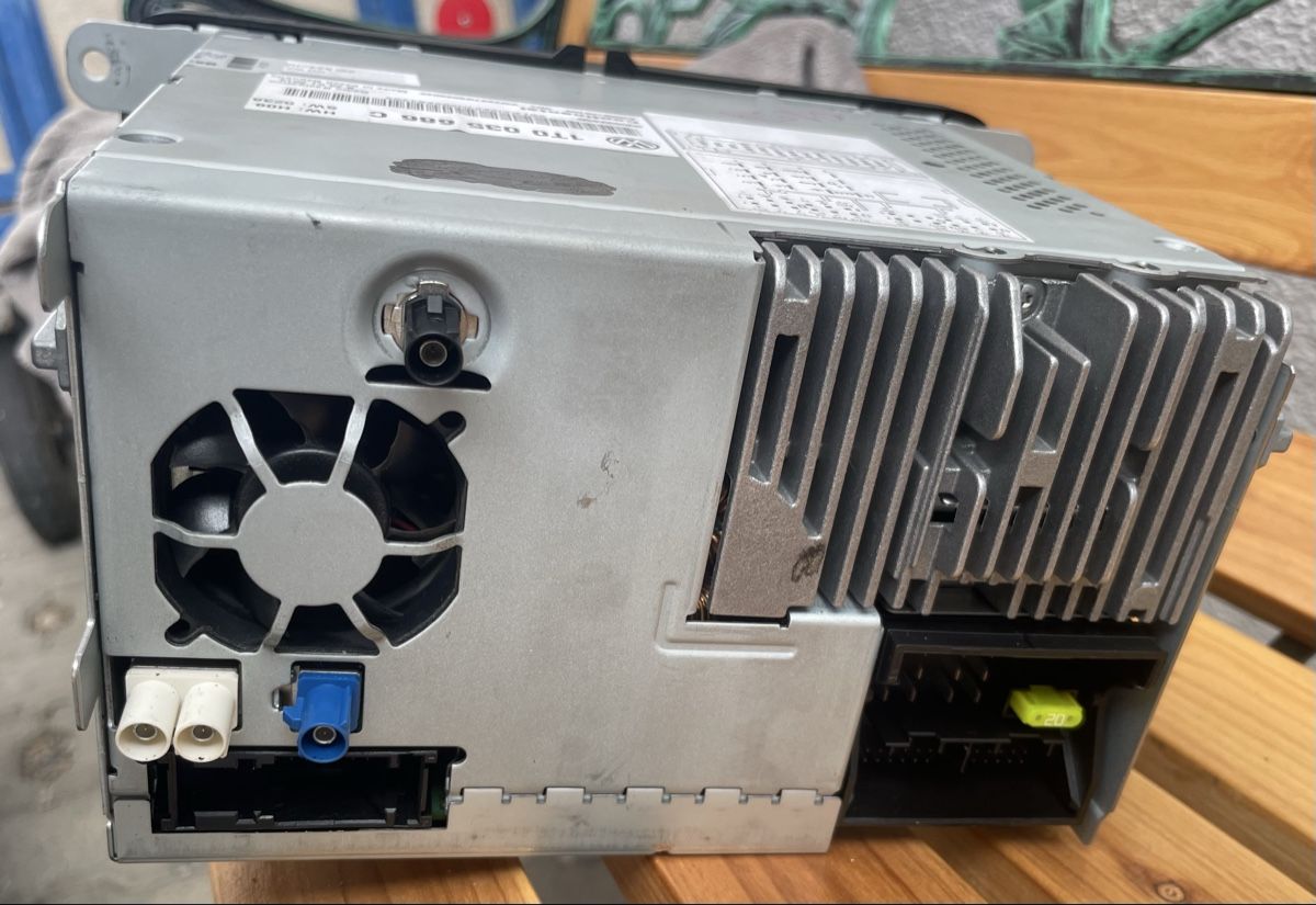 Navigatori: RNS 510 Original VW Naviradio mit DAB 1T0035686C – Usato da Widnau venduto da Gasser_Auto 2